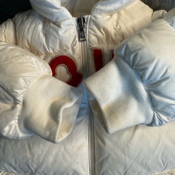 MONCLER Enfant Puffer Jacket LOVE Hoodie White Down Feather Zip 9-12 M ITALY - Picture 6 of 15